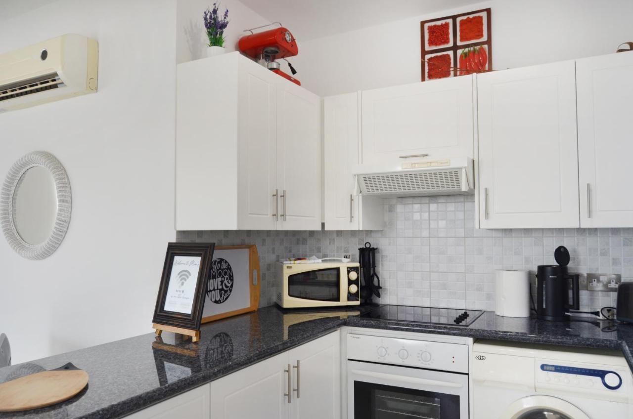 Mia'S Cove Apartment Paphos Bagian luar foto