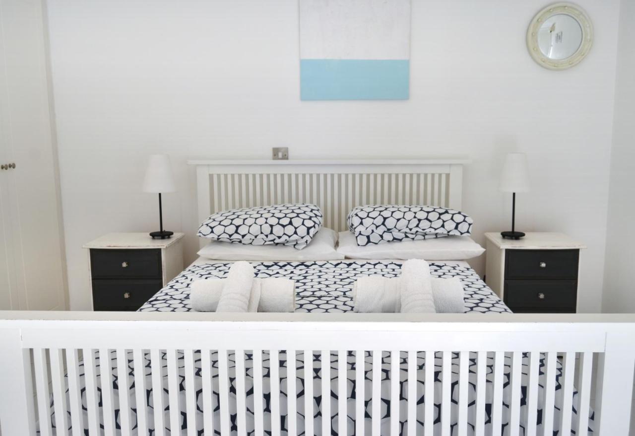 Mia'S Cove Apartment Paphos Bagian luar foto