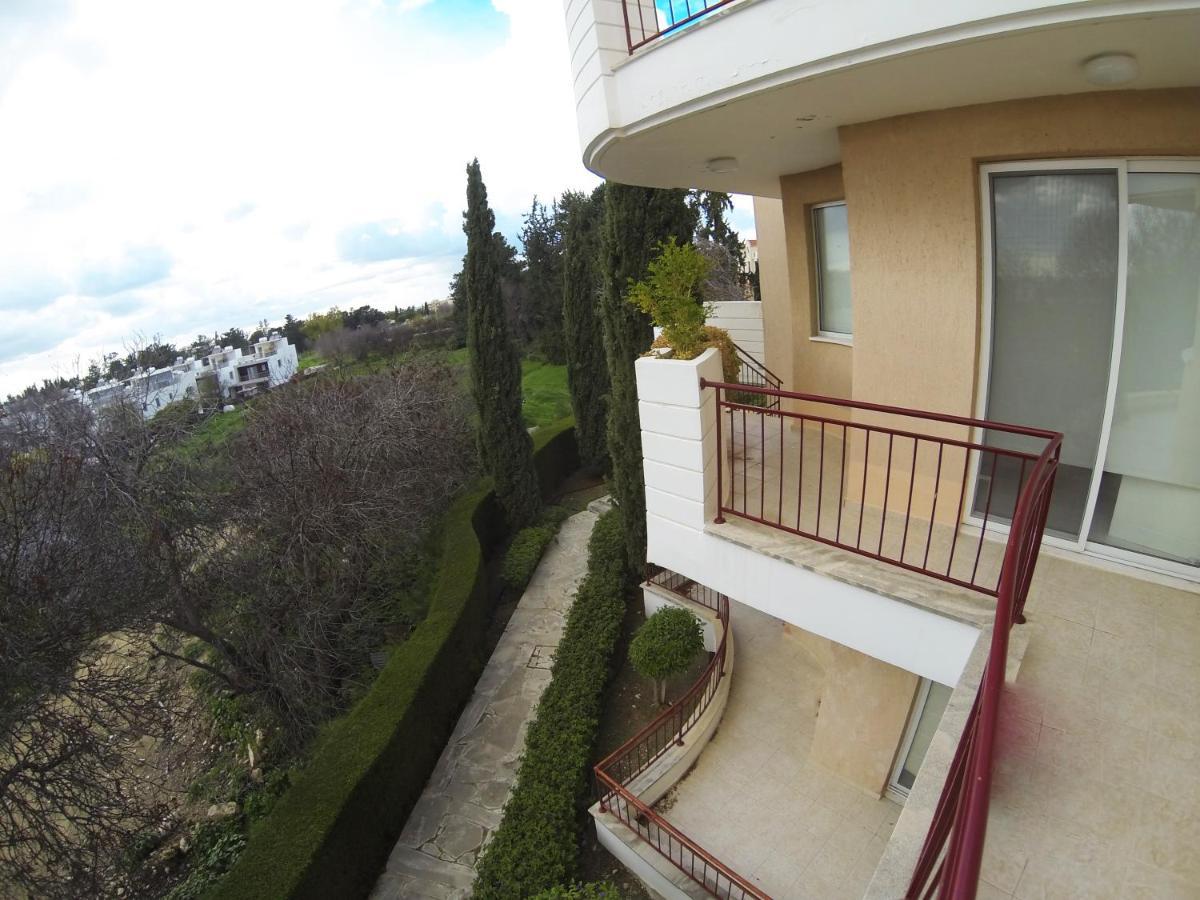 Mia'S Cove Apartment Paphos Bagian luar foto