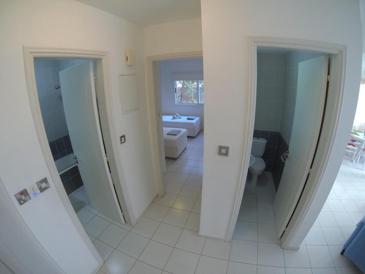 Mia'S Cove Apartment Paphos Bagian luar foto