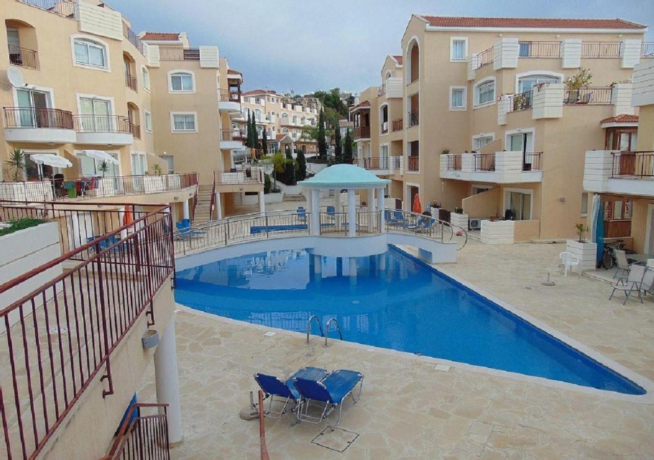 Mia'S Cove Apartment Paphos Bagian luar foto